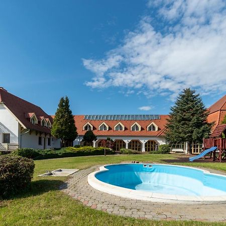 Global Apartmanhaz Vonyarcvashegy Εξωτερικό φωτογραφία