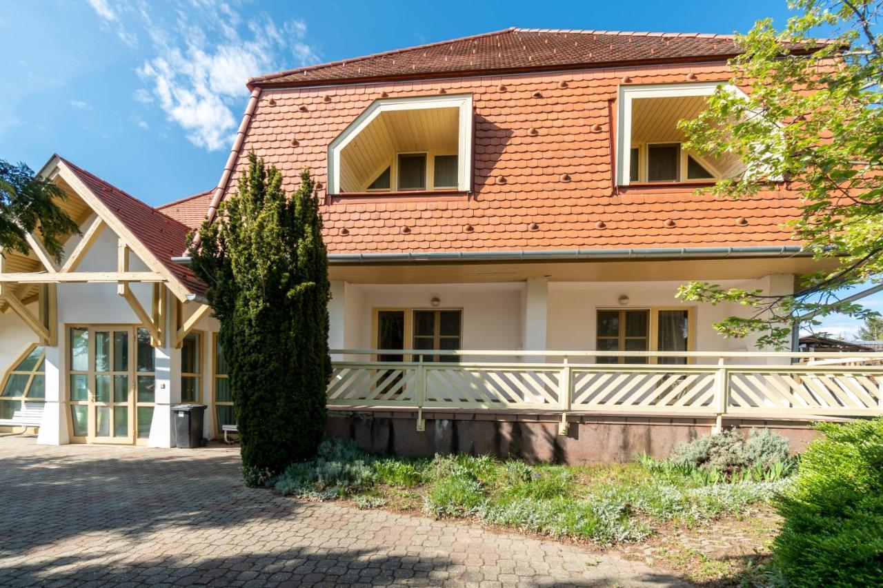 Global Apartmanhaz Vonyarcvashegy Εξωτερικό φωτογραφία