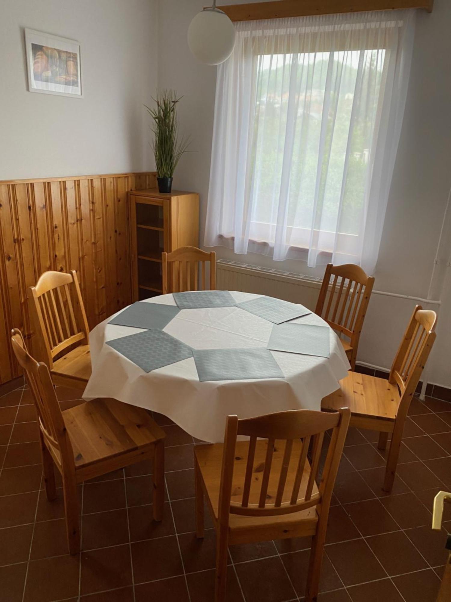 Global Apartmanhaz Vonyarcvashegy Εξωτερικό φωτογραφία