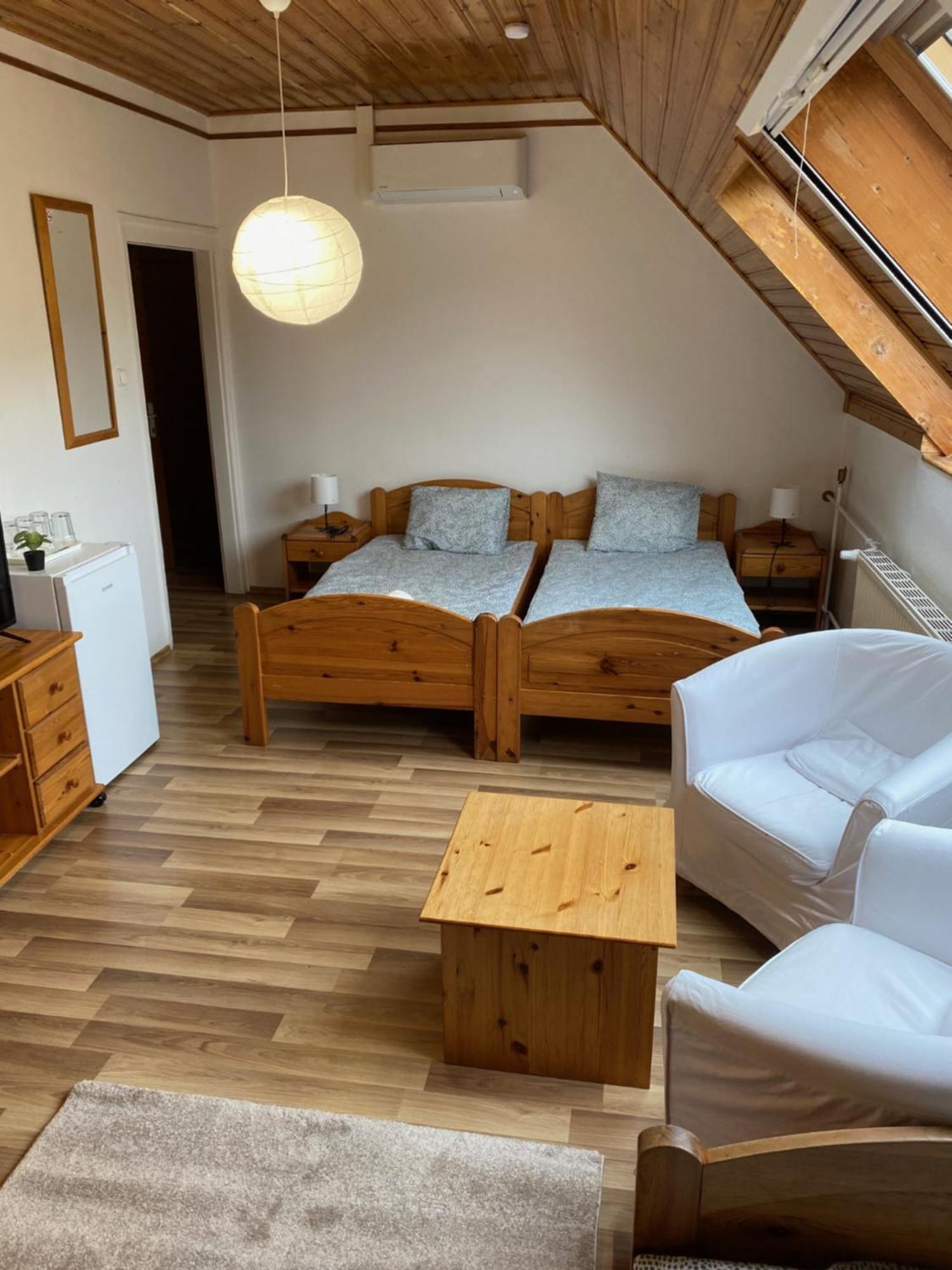 Global Apartmanhaz Vonyarcvashegy Εξωτερικό φωτογραφία