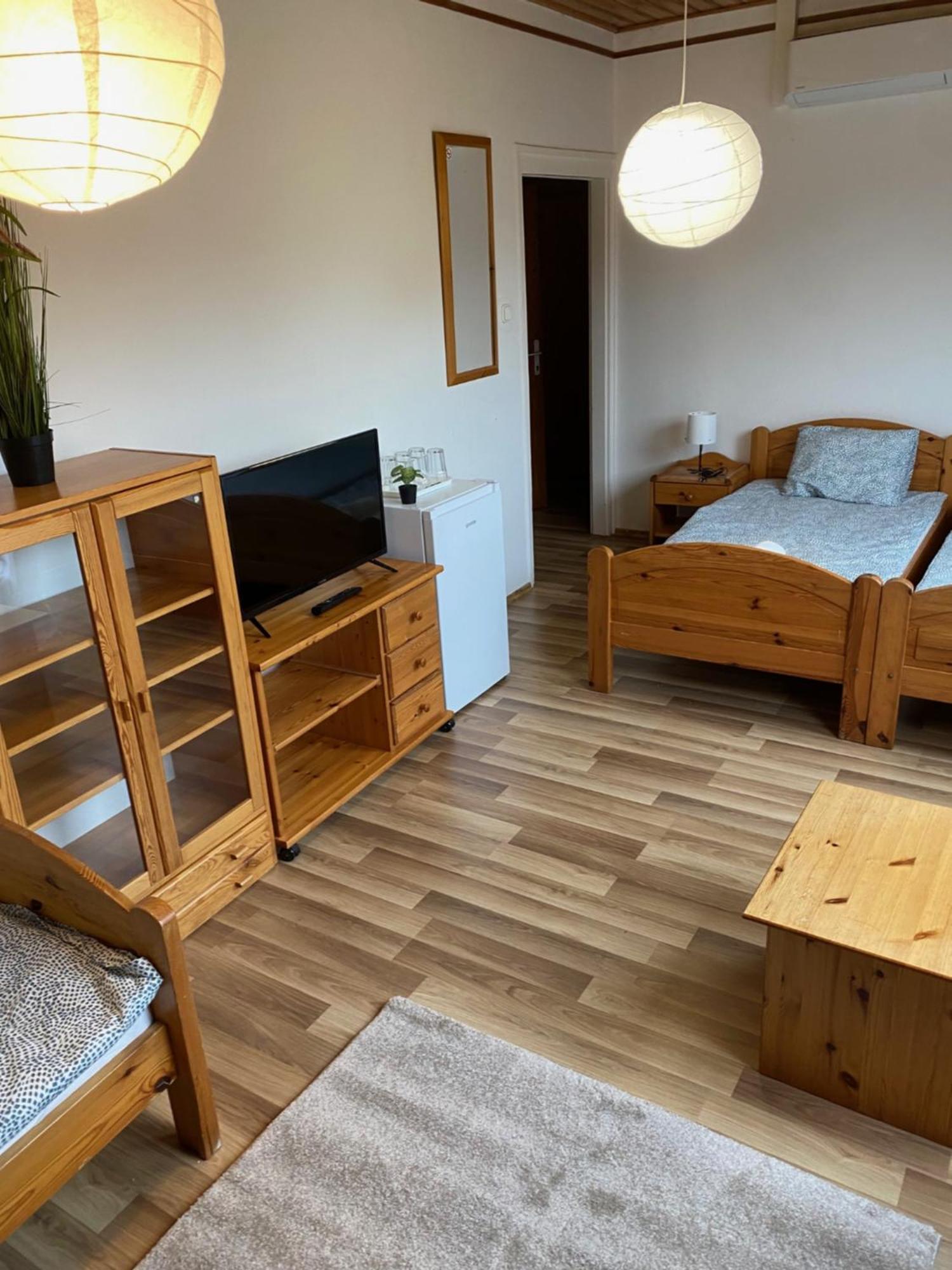 Global Apartmanhaz Vonyarcvashegy Εξωτερικό φωτογραφία