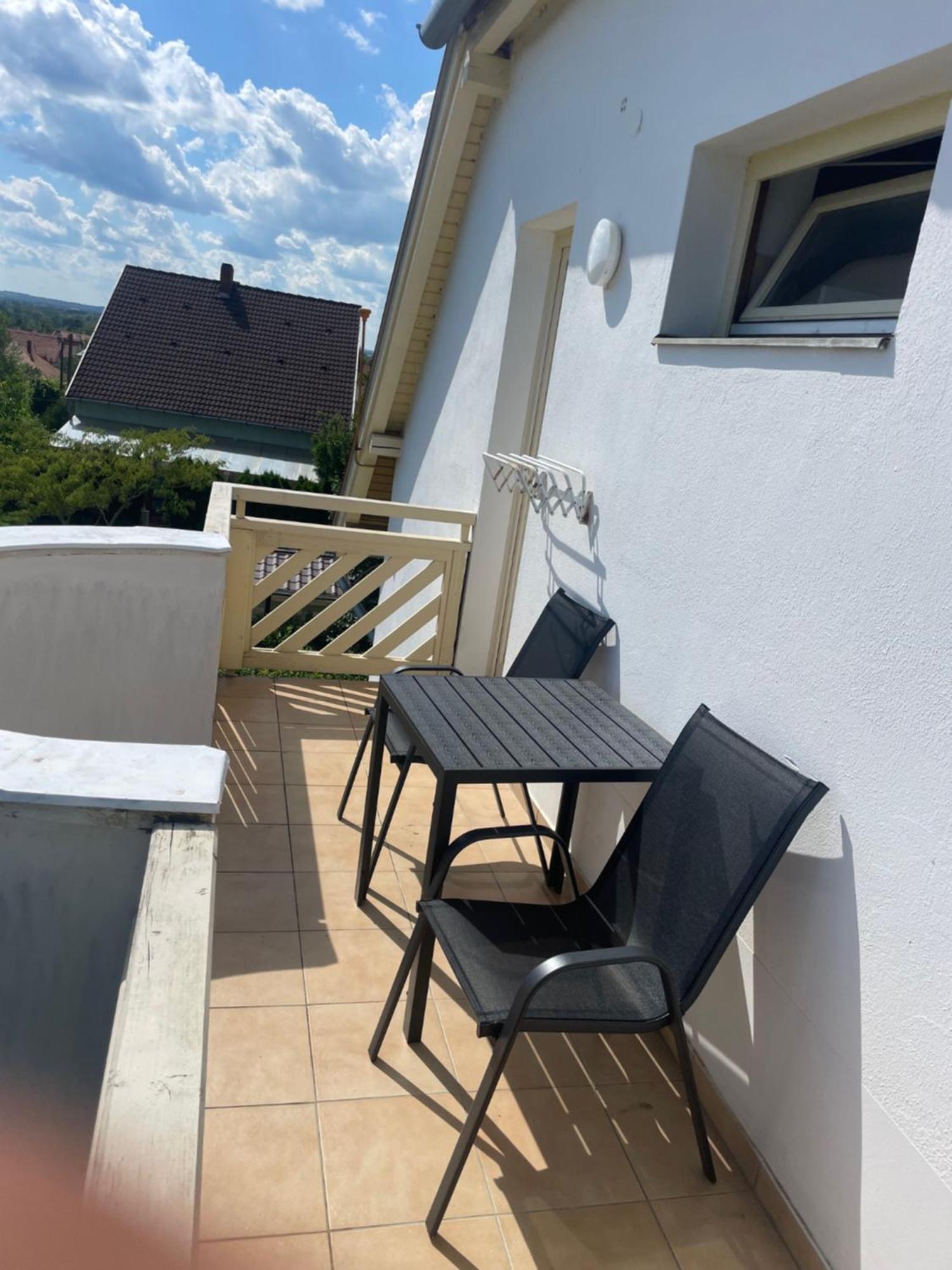 Global Apartmanhaz Vonyarcvashegy Εξωτερικό φωτογραφία